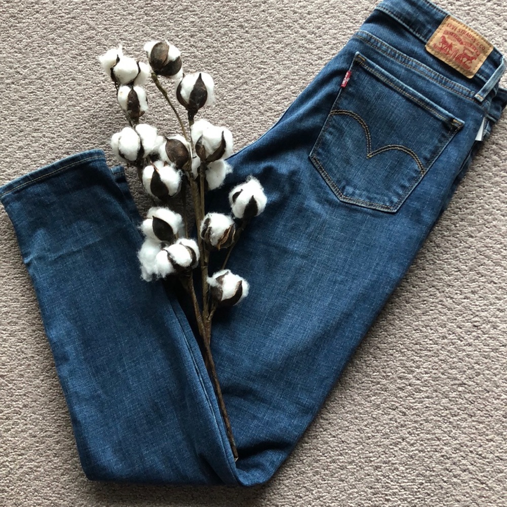 Levi’s 711 Skinny Jeans